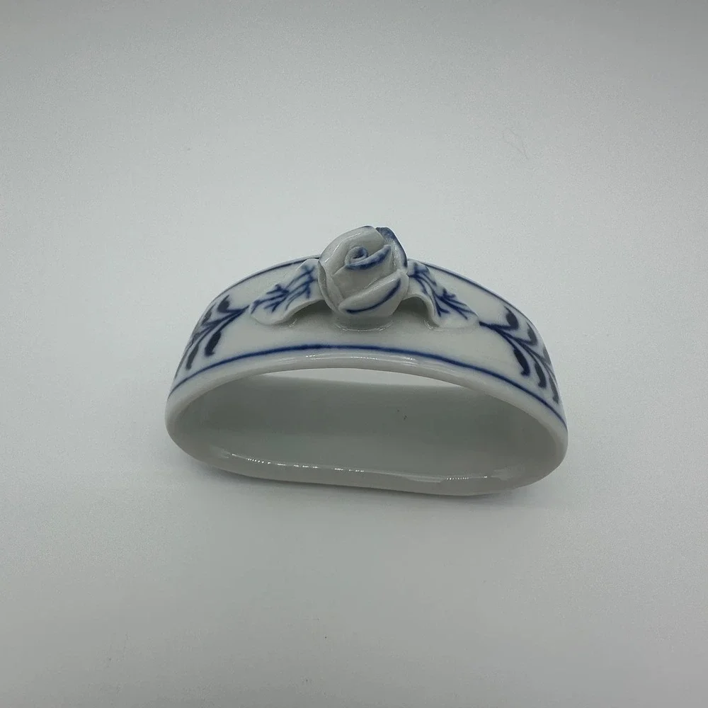 Original Bohemia Zwiebelmuster Blue Onion Porcelain Napkin Ring 3D Rose Czech